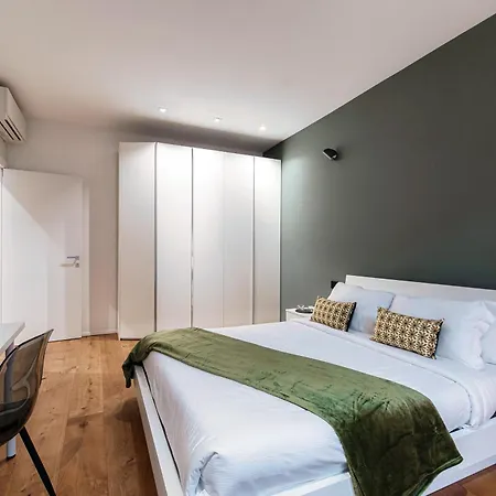 Apartment Hidden - By Myhomeincomo *