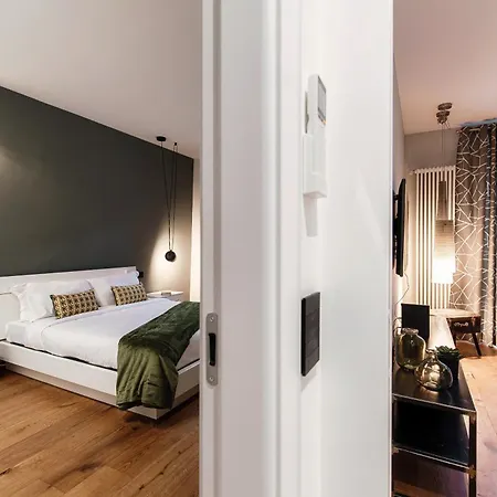 Apartment Hidden - By Myhomeincomo Como