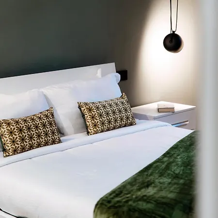 Hidden - By Myhomeincomo Apartment Como