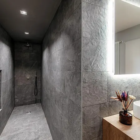 Apartment Hidden - By Myhomeincomo Como